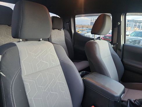 Used 2023 Toyota Tacoma TRD Off-Road image 32