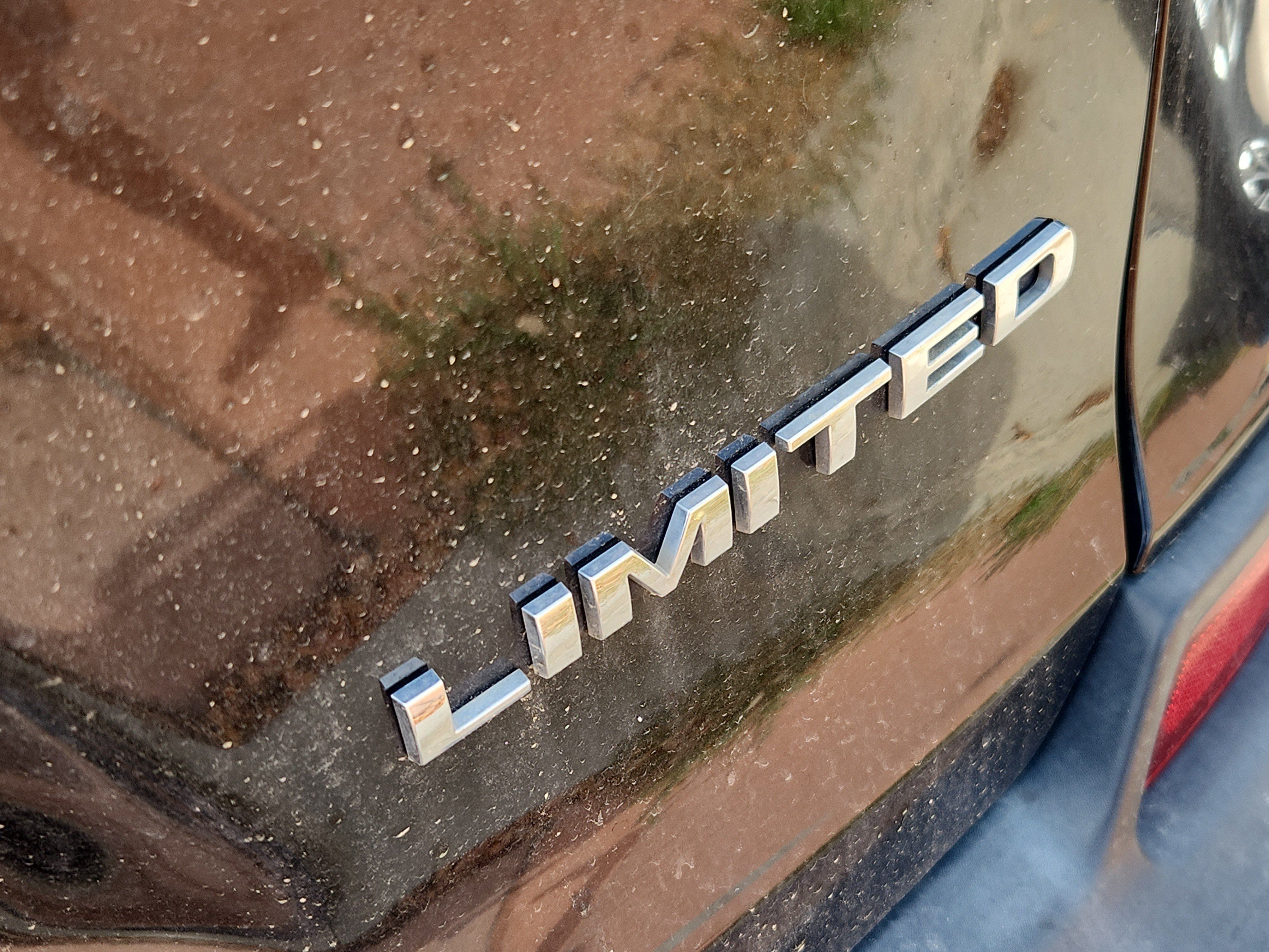Used 2019 Jeep Cherokee Limited AWD/4WD image 7