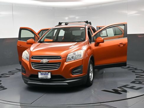 Used 2015 Chevrolet Trax LT w/ LT Sun and Sound Package FWD image 22