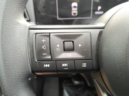 Used 2025 Nissan Kicks SV FWD image 34