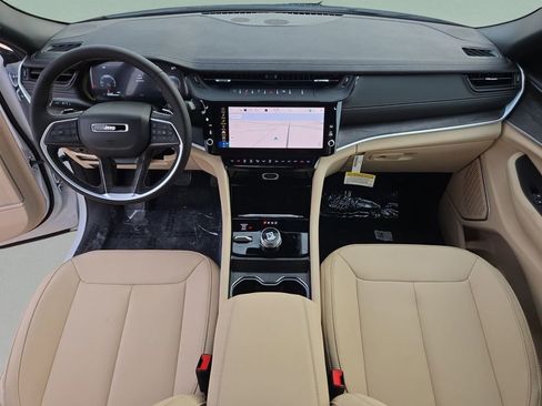 New 2026 Jeep Grand Cherokee Limited AWD/4WD image 18