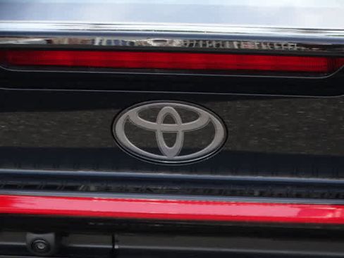 Used 2026 Toyota Prius LE image 9