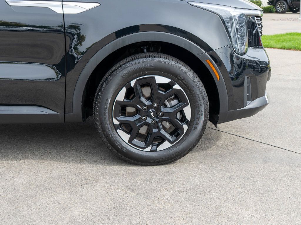 Certified 2025 Kia Sorento S w/ Panoramic Sunroof Package AWD/4WD image 36