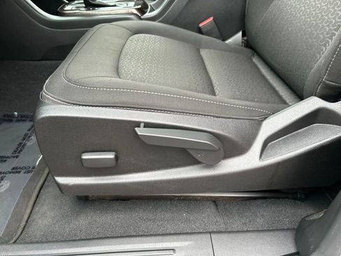 Used 2020 GMC Canyon SLE w/ Driver Alert Package image 18