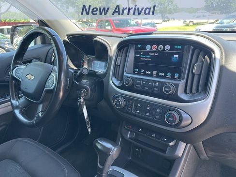 Used 2017 Chevrolet Colorado LT AWD/4WD image 3