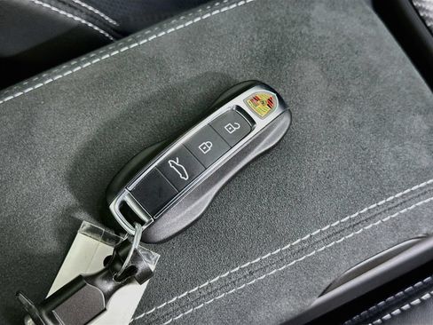 Used 2026 Porsche 911 GT3 RWD image 42