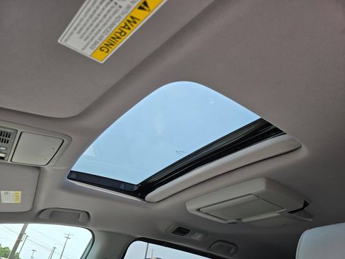 Used 2018 Honda Odyssey Elite image 5