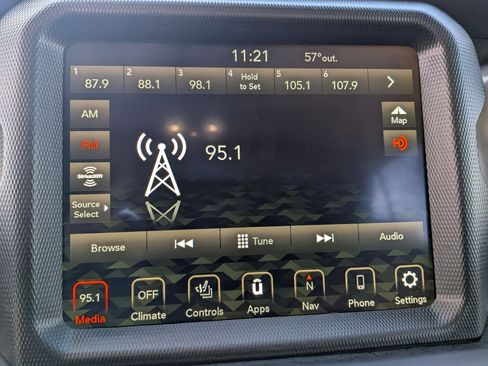 Used 2022 Jeep Gladiator Rubicon w/ Cold Weather Group image 16