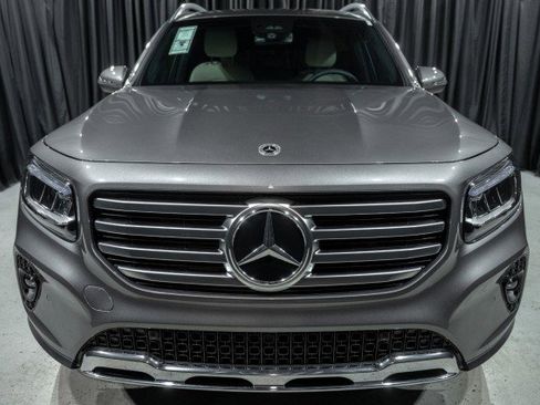New 2025 Mercedes-Benz GLB 250 image 2