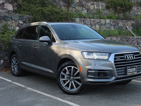 Used 2017 Audi Q7 3.0T Premium Plus w/ Premium Plus Package AWD/4WD image 4