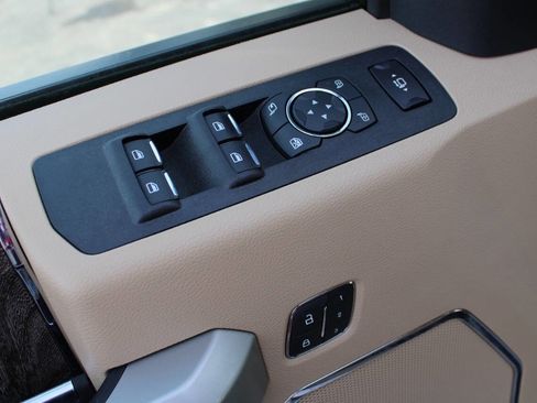 Used 2019 Ford F250 Lariat w/ Lariat Ultimate Package image 25