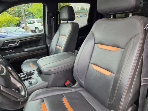 Used 2024 GMC Sierra 1500 AT4 w/ Technology Package AWD/4WD image 12