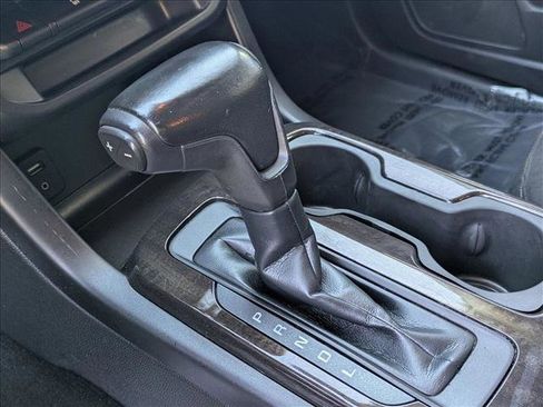 Used 2018 GMC Canyon SLE w/ SLE Convenience Package image 11