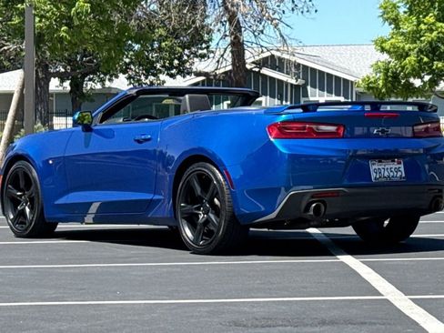 Used 2017 Chevrolet Camaro LT RWD image 3
