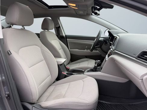 Used 2020 Hyundai Elantra Value Edition w/ Winter Weather Package image 15