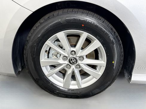 Used 2025 Toyota Camry LE FWD image 38