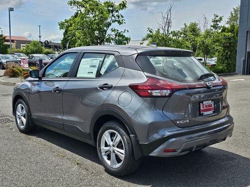 New 2025 Nissan Kicks Play S image 4