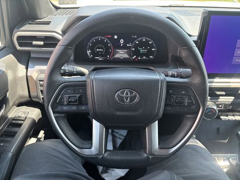 Certified 2024 Toyota Tacoma TRD Off-Road AWD/4WD image 19