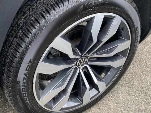 Certified 2022 Volkswagen Atlas Cross Sport SEL Premium R-Line image 24