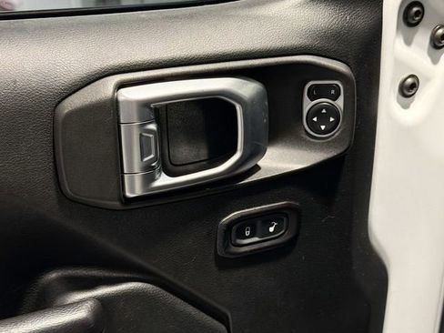 Used 2018 Jeep Wrangler Unlimited Sport S image 15