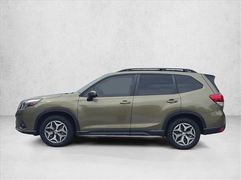 Used 2024 Subaru Forester Premium AWD/4WD image 9