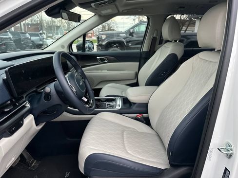 New 2026 Kia Carnival SX w/ SX Dark Edition Package FWD image 9