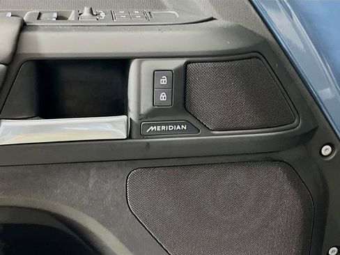 Certified 2025 Land Rover Defender 110 S AWD/4WD image 19