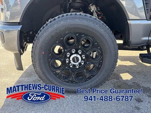 New 2026 Ford F250 Lariat w/ Black Appearance Package AWD/4WD image 17