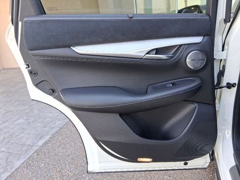 Used 2019 INFINITI QX50 Essential w/ Sensory Package image 15