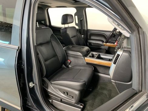 Used 2018 Chevrolet Silverado 1500 High Country image 37