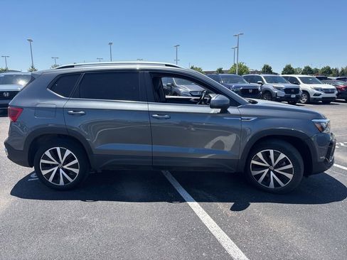 Used 2022 Volkswagen Taos SE AWD/4WD image 12