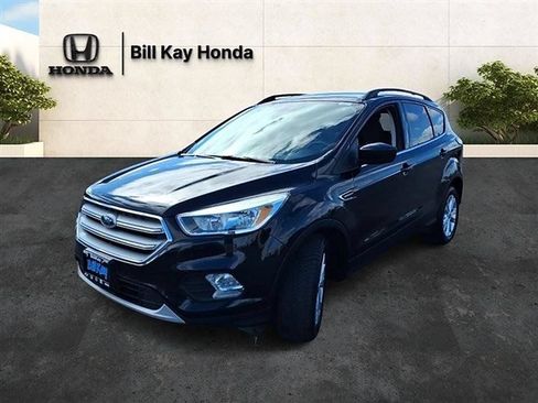 Used 2018 Ford Escape SE FWD image 8