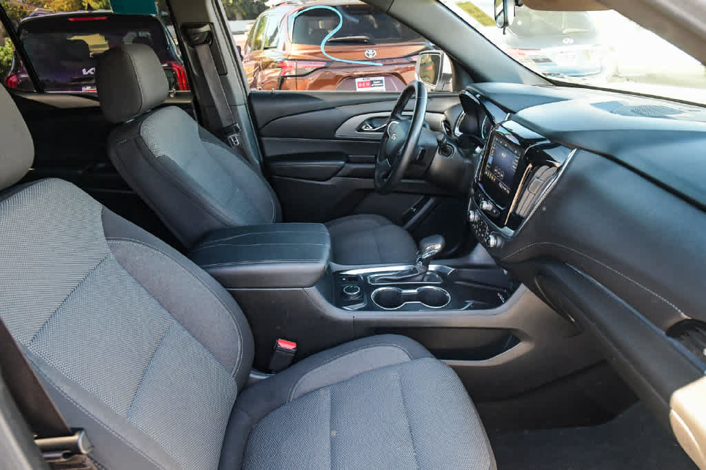Used 2023 Chevrolet Traverse LT FWD image 15