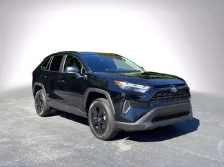 Used 2025 Toyota RAV4 LE video 2