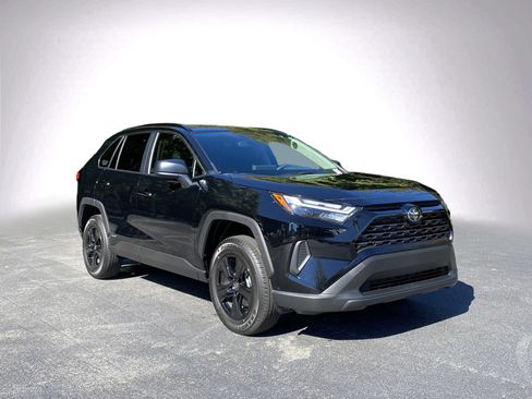 Used 2025 Toyota RAV4 LE image 2