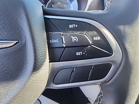 Certified 2022 Chrysler Voyager LX image 13