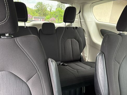 Used 2023 Chrysler Voyager LX FWD image 26