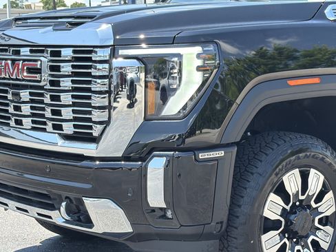 Used 2026 GMC Sierra 2500 Denali w/ Technology Package AWD/4WD image 8