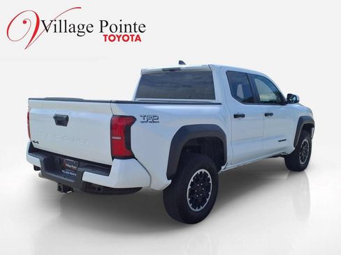 Used 2024 Toyota Tacoma TRD Off-Road AWD/4WD image 5