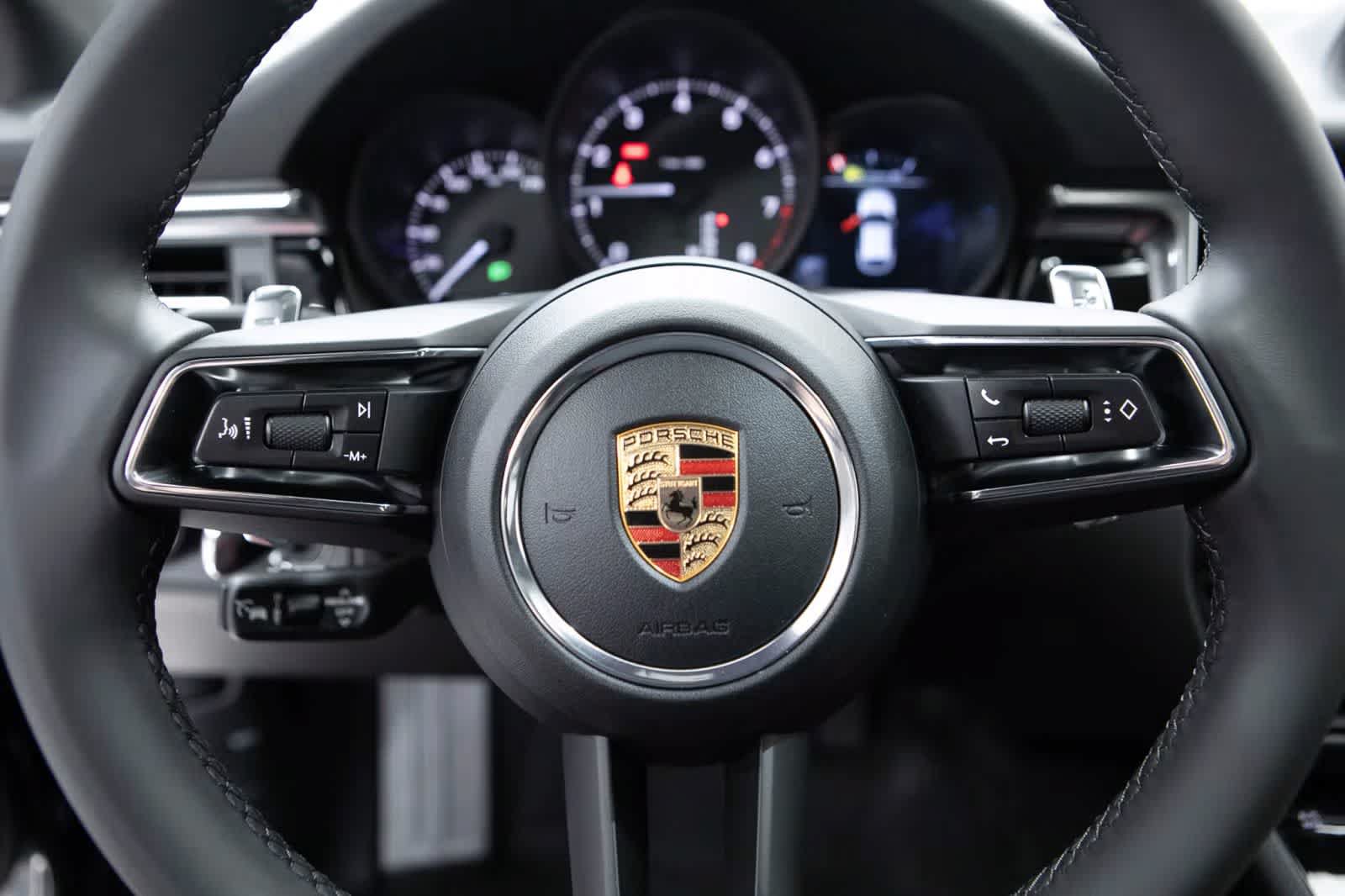 Certified 2026 Porsche Macan AWD/4WD image 14