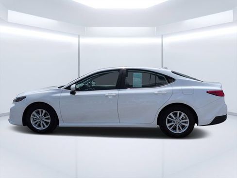 Used 2025 Toyota Camry LE FWD image 6