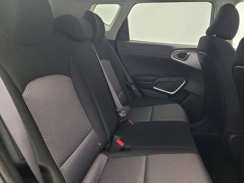 Used 2025 Kia Soul LX w/ LX Technology Package image 19