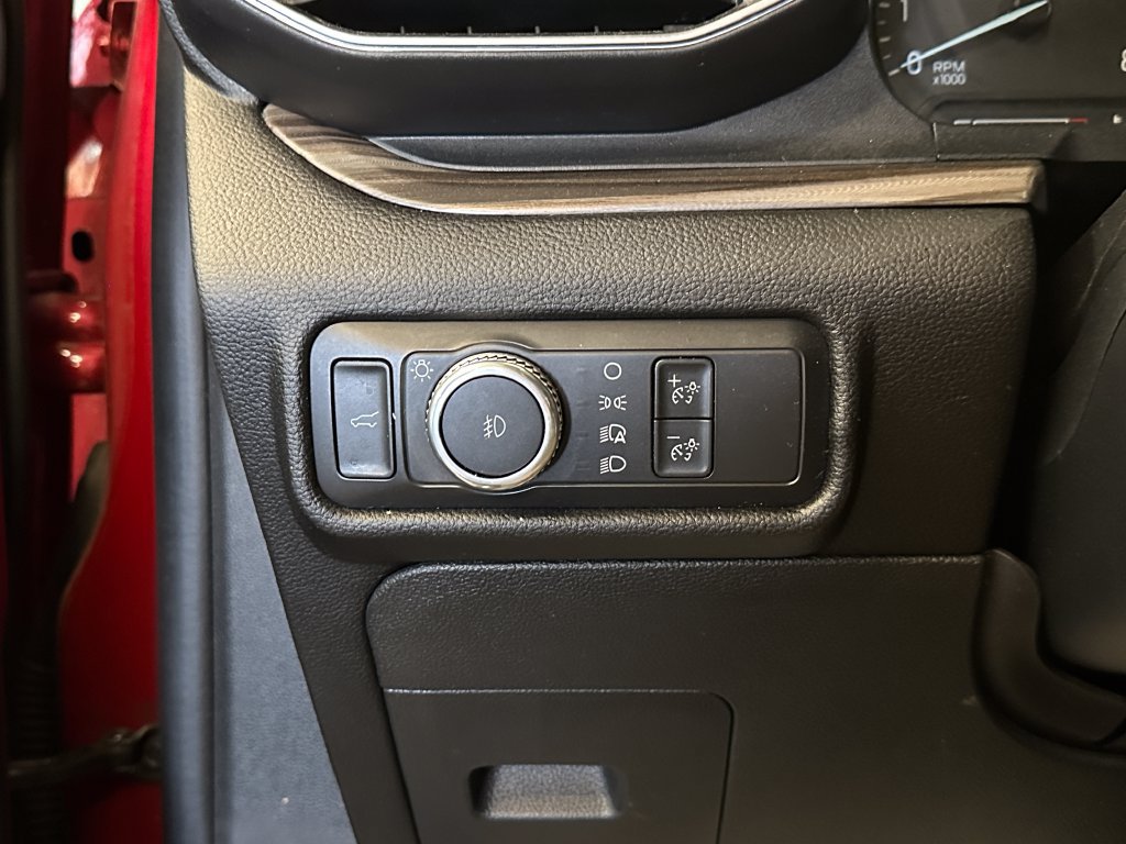 Used 2022 Ford Explorer Limited w/ Equipment Group 301A AWD/4WD image 18