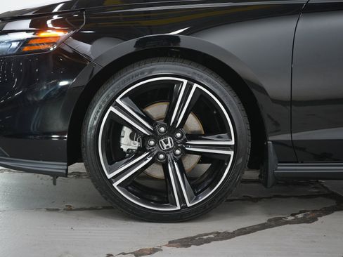 Used 2024 Honda Accord Sport image 28