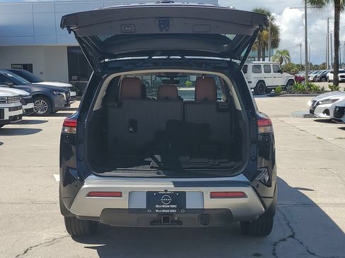 Used 2025 Nissan Pathfinder Platinum w/ Cargo Package FWD image 13