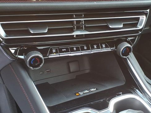 New 2026 Chevrolet Traverse Z71 w/ Driver Confidence Package image 21