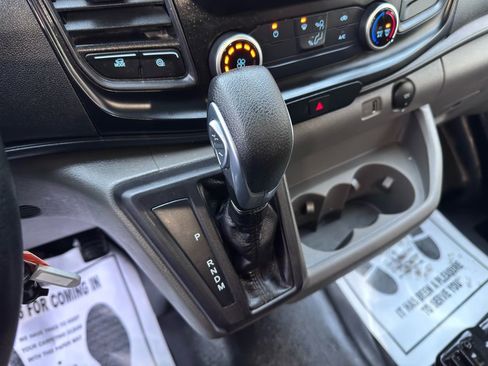 Used 2023 Ford Transit 250 Medium Roof image 23