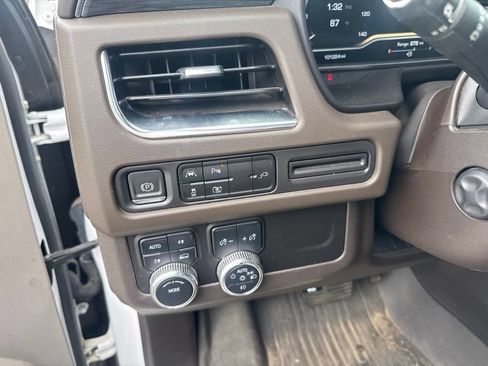 Used 2022 GMC Yukon SLT w/ SLT Premium Package AWD/4WD image 16