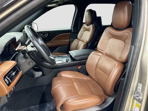 Used 2023 Lincoln Aviator Grand Touring w/ Equipment Group 301A AWD/4WD image 21