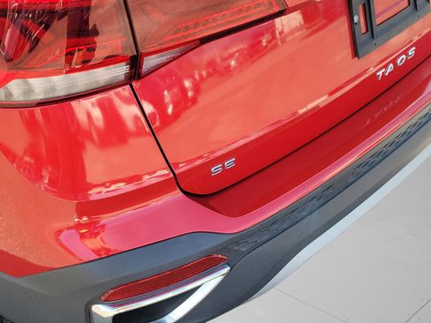 Used 2022 Volkswagen Taos SE w/ Panoramic Sunroof Package image 23